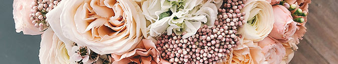 заказывайте цветы в местном магазине в Луге от Гранд-Флора